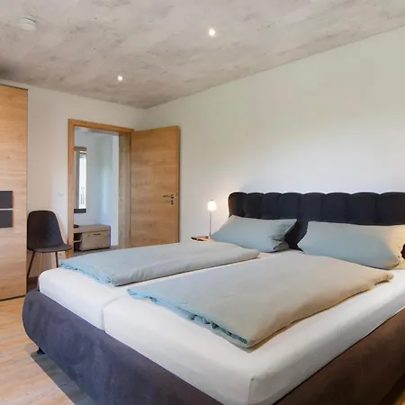 Fuchs Apartment *
